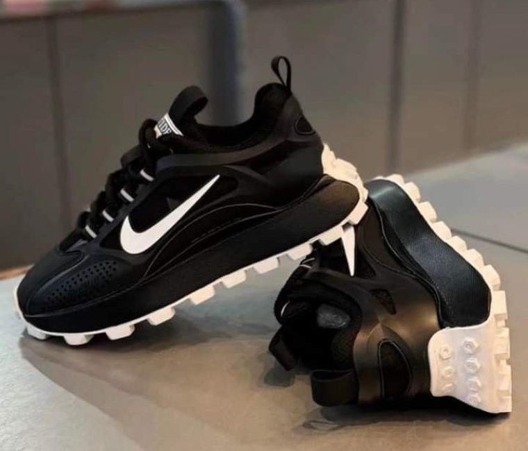Stylish Sneaker Outfit Ideas